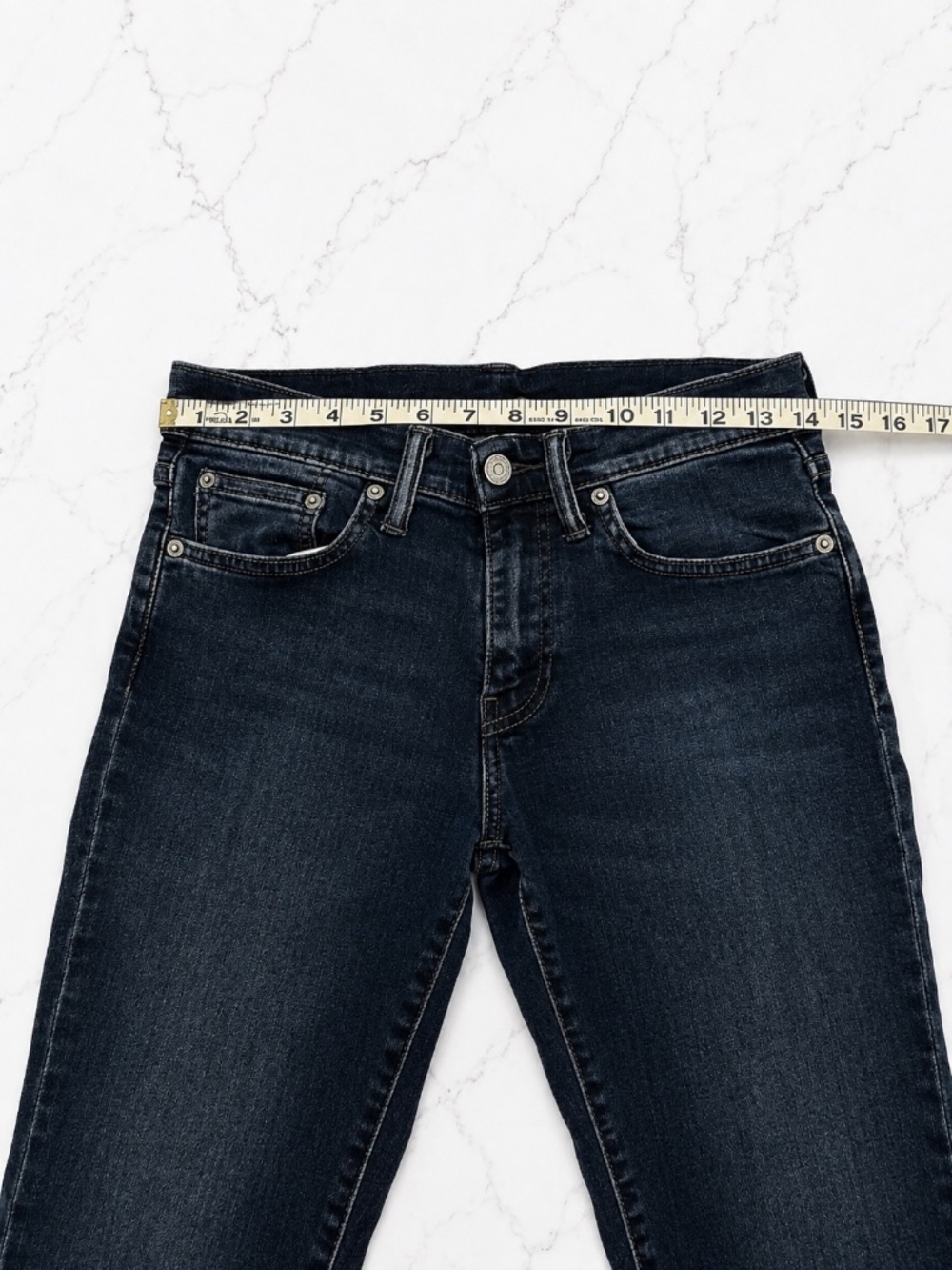 Mens Levi's Slim Jeans 28x31. - Picture 4 of 8